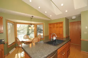 3892 S Oakbrook Dr, Greenfield, WI 53228 - Photo 14