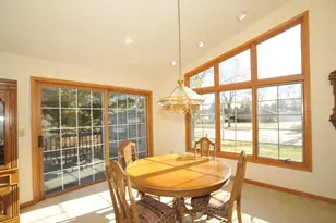 3892 S Oakbrook Dr, Greenfield, WI 53228 - Photo 10