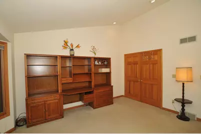 3892 S Oakbrook Dr, Greenfield, WI 53228 - Photo 16