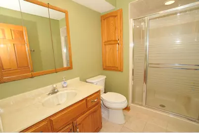 3892 S Oakbrook Dr, Greenfield, WI 53228 - Photo 18