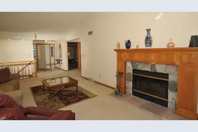 3892 S Oakbrook Dr, Greenfield, WI 53228 - Photo 8