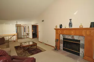 3892 S Oakbrook Dr, Greenfield, WI 53228 - Photo 8