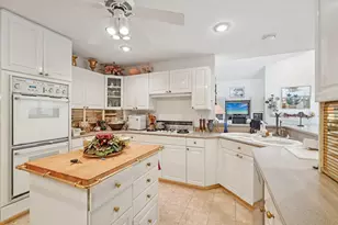 4555 Edington Ln, Brookfield, WI 53045 - Photo 8