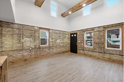 1850 N Warren Ave, Milwaukee, WI 53202 - Photo 4
