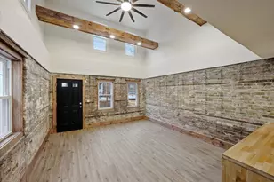 1850 N Warren Ave, Milwaukee, WI 53202 - Photo 2