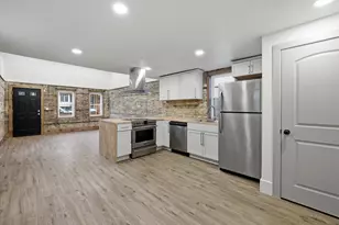 1850 N Warren Ave, Milwaukee, WI 53202 - Photo 6