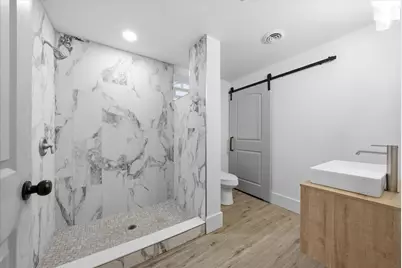 1850 N Warren Ave, Milwaukee, WI 53202 - Photo 10