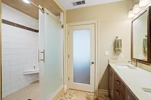 1522 N Prospect Ave, Milwaukee, WI 53202 - Photo 20