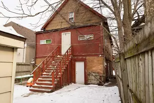 2339 S 9th St, Milwaukee, WI 53215 - Photo 6