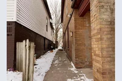 2339 S 9th St, Milwaukee, WI 53215 - Photo 4