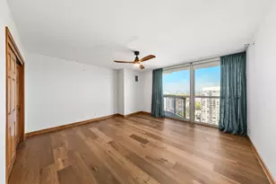 1660 N Prospect Ave, Milwaukee, WI 53202 - Photo 18