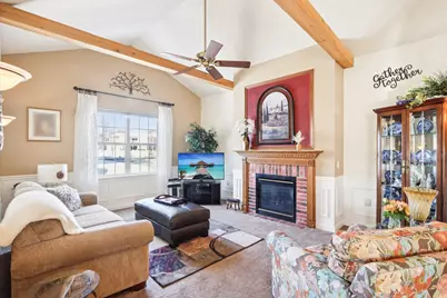 8648 S Roxbury Way, Oak Creek, WI 53154 - Photo 4