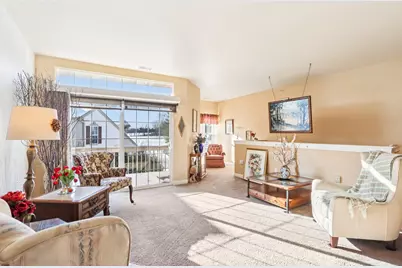 8648 S Roxbury Way, Oak Creek, WI 53154 - Photo 12