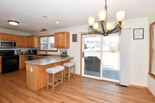 W142N9823 Amber Dr, Germantown, WI 53022 - Photo 10