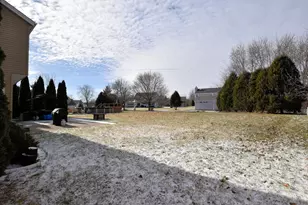 W142N9823 Amber Dr, Germantown, WI 53022 - Photo 40