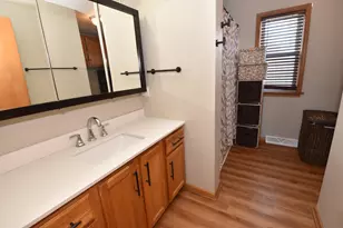 W142N9823 Amber Dr, Germantown, WI 53022 - Photo 26