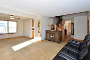 W142N9823 Amber Dr, Germantown, WI 53022 - Photo 16