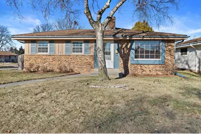 8530 W Holt Ave, Milwaukee, WI 53227 - Photo 22