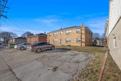 8017 W Hampton Ave, Milwaukee, WI 53218 - Photo 18