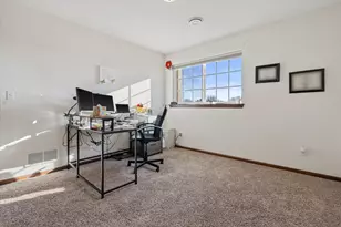 N42W22770 Beacon Ct, Pewaukee, WI 53072 - Photo 36