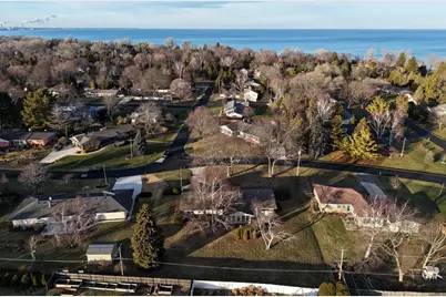 207  Old Pine Cir, Racine, WI 53402 - Photo 20