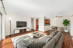 N110W17098 Ashbury Ln, Germantown, WI 53022 - Photo 2