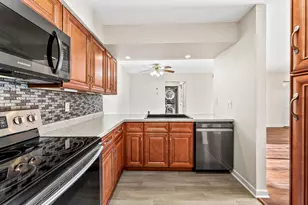 N110W17098 Ashbury Ln, Germantown, WI 53022 - Photo 10