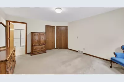 948  Dorothy Ct, Burlington, WI 53105 - Photo 12