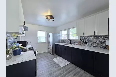 3334 N 92nd St, Milwaukee, WI 53222 - Photo 2