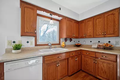 8942 N Silver Brook Ln, Brown Deer, WI 53223 - Photo 10