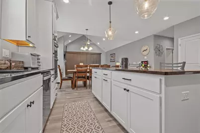 2631  Mooring Ct, Delavan, WI 53115 - Photo 8