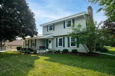 3009 W Renee Ct, Mequon, WI 53092 - Photo 2