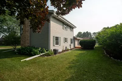 3009 W Renee Ct, Mequon, WI 53092 - Photo 30