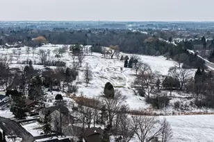 3009 W Renee Ct, Mequon, WI 53092 - Photo 46