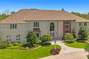 9500 N Valley Hill Rd, River Hills, WI 53217 - Photo 32