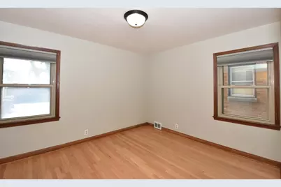 9323 W Wisconsin Ave #9325, Milwaukee, WI 53226 - Photo 16