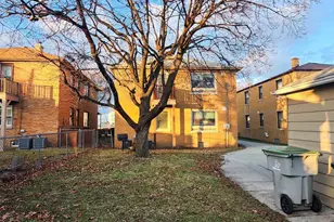 9323 W Wisconsin Ave, Milwaukee, WI 53226 - Photo 34