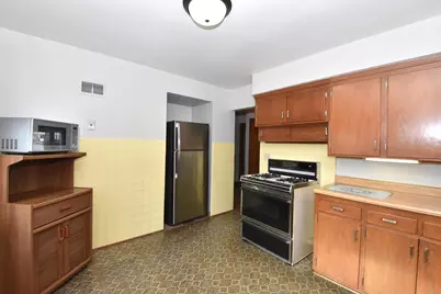 9323 W Wisconsin Ave #9325, Milwaukee, WI 53226 - Photo 14