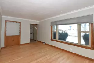 9323 W Wisconsin Ave, Milwaukee, WI 53226 - Photo 4