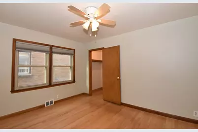 9323 W Wisconsin Ave #9325, Milwaukee, WI 53226 - Photo 20