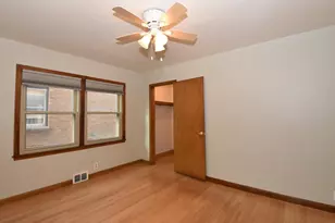 9323 W Wisconsin Ave, Milwaukee, WI 53226 - Photo 20
