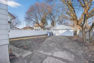 1824 Rapids Dr, Racine, WI 53404 - Photo 20