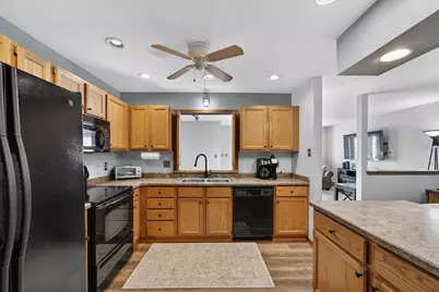 7020  Mariner Dr #105, Racine, WI 53406 - Photo 18