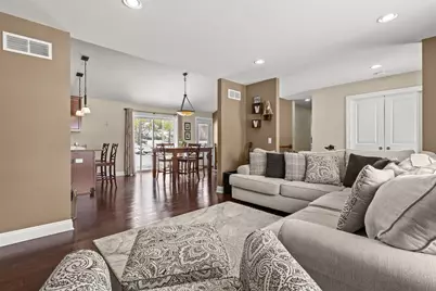 2621 S Seymour Pl, West Allis, WI 53227 - Photo 10