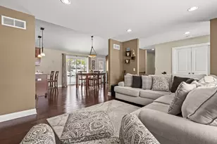 2621 S Seymour Pl, West Allis, WI 53227 - Photo 10