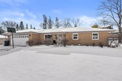 2621 S Seymour Pl, West Allis, WI 53227 - Photo 46