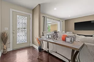 2621 S Seymour Pl, West Allis, WI 53227 - Photo 6