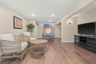 2621 S Seymour Pl, West Allis, WI 53227 - Photo 34