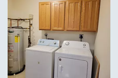 2111  Pine Ridge Ct #E, Grafton, WI 53024 - Photo 28
