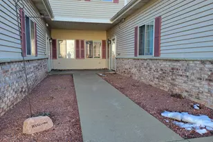 2111 Pine Ridge Ct, Grafton, WI 53024 - Photo 2